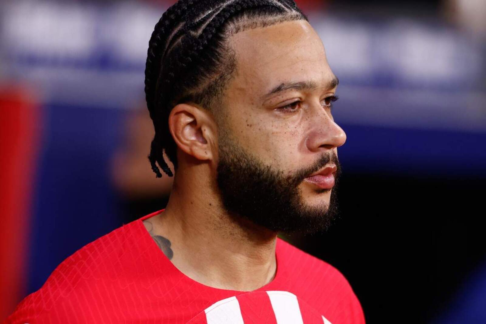 Depay se aleja del Sevilla