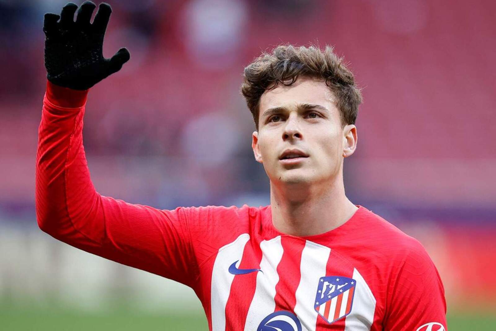 Lino y Riquelme hacen soñar al Atlético de Madrid