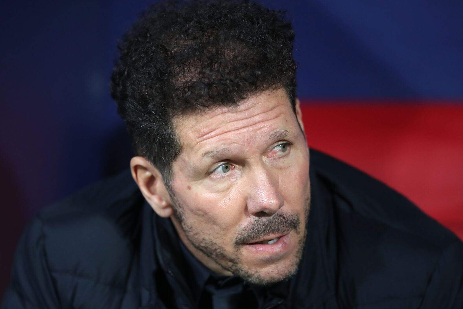 Simeone en el banquillo del Metropolitano