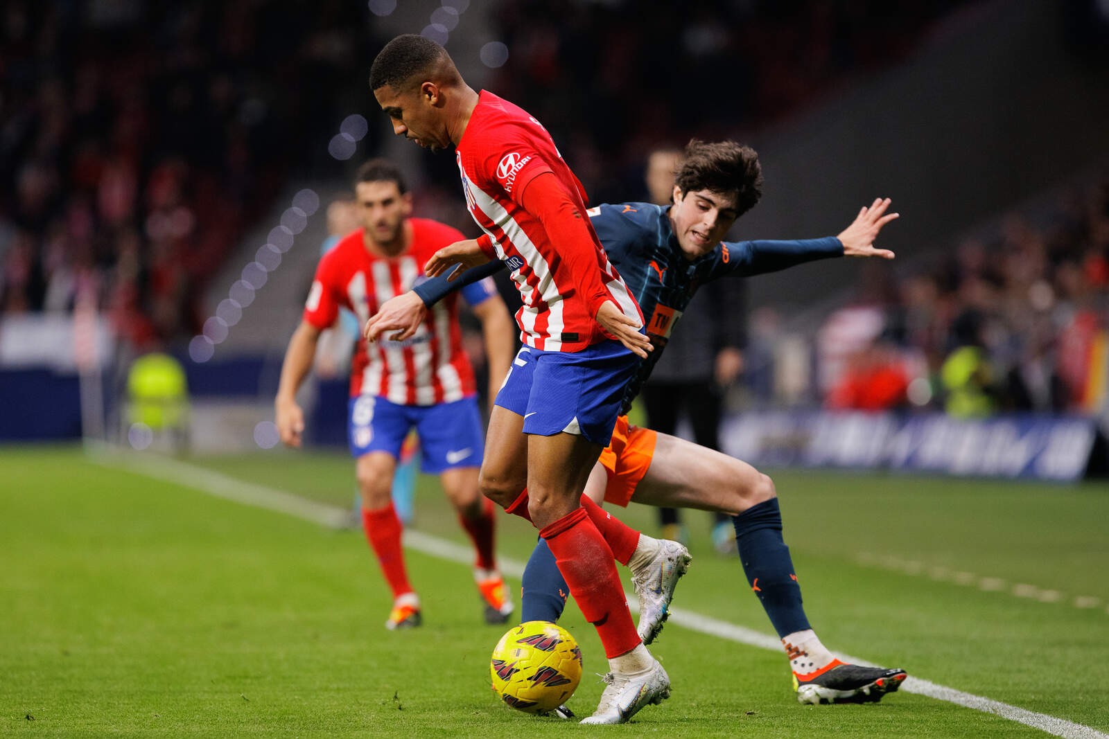 Javi Guerra con el Valencia