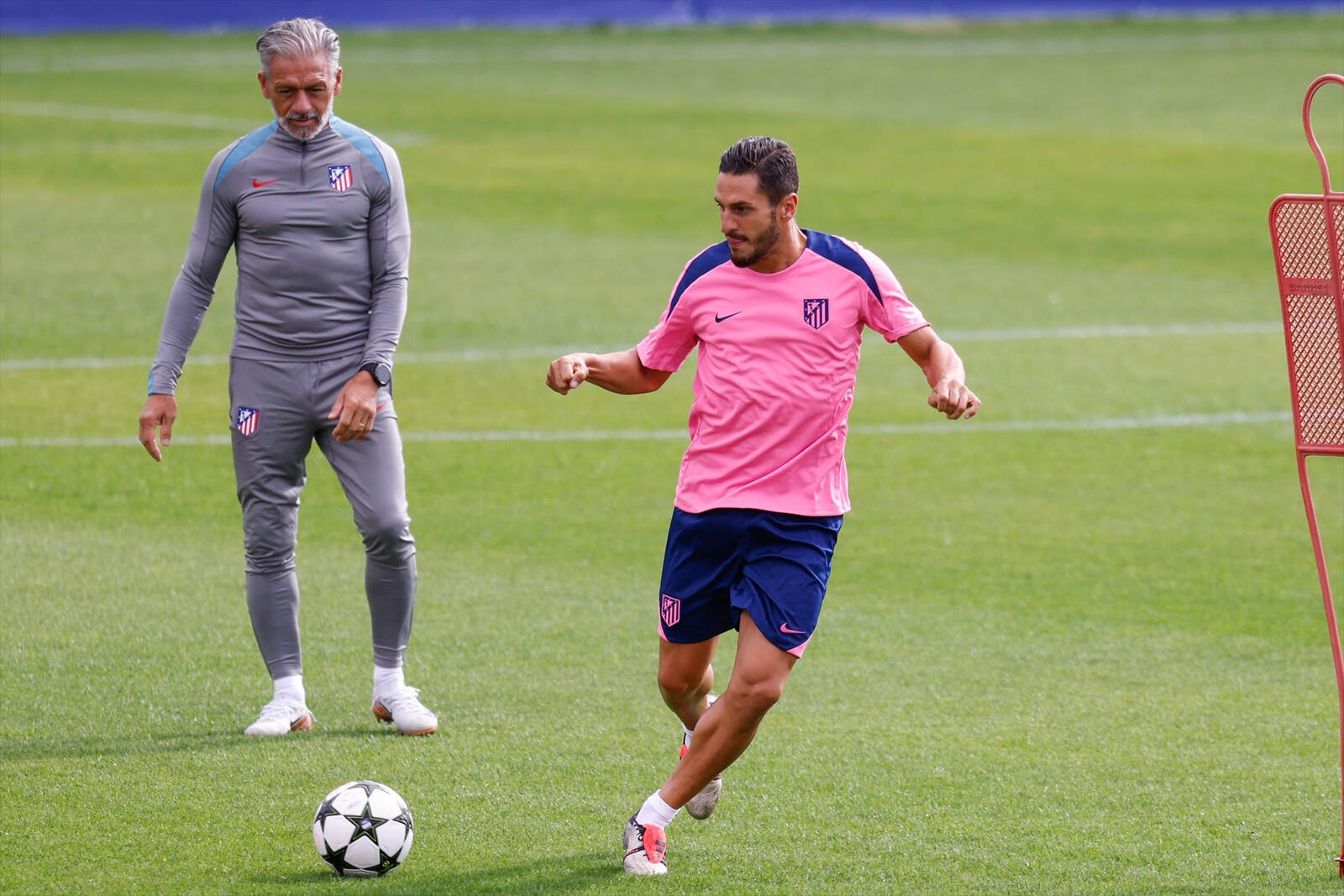 Koke en el entrenamiento junto a Nelson Vivas