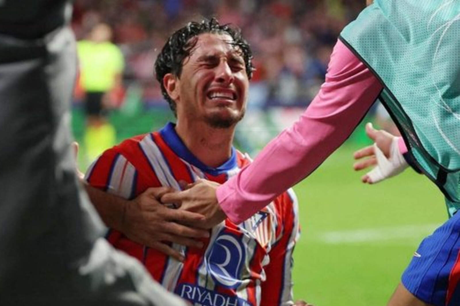 Giménez se emocionó al anotar el gol de la victoria
