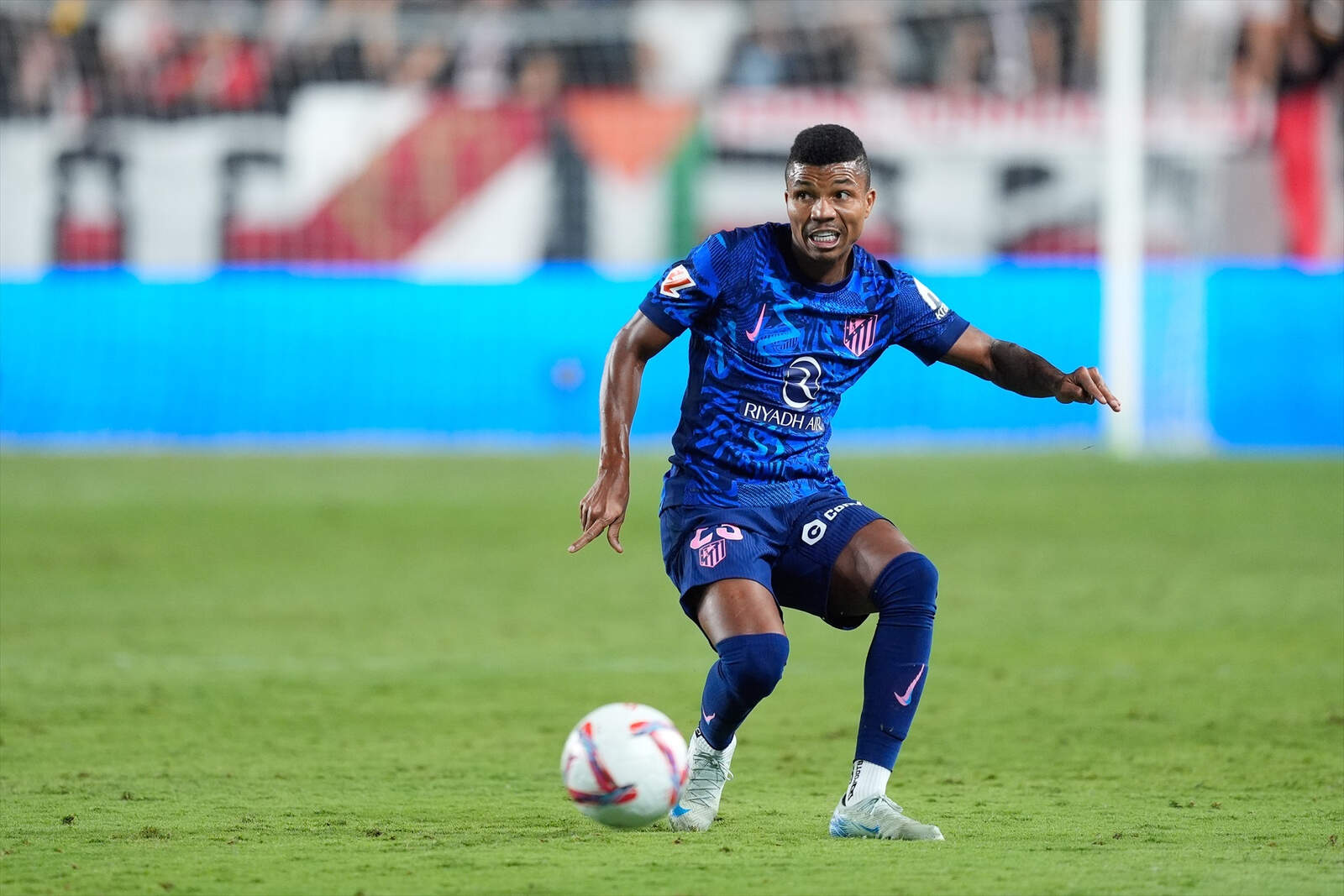 Reinildo Mandava acaba contrato en junio