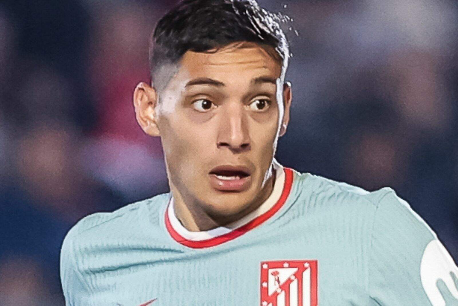 Nahuel Molina busca una salida
