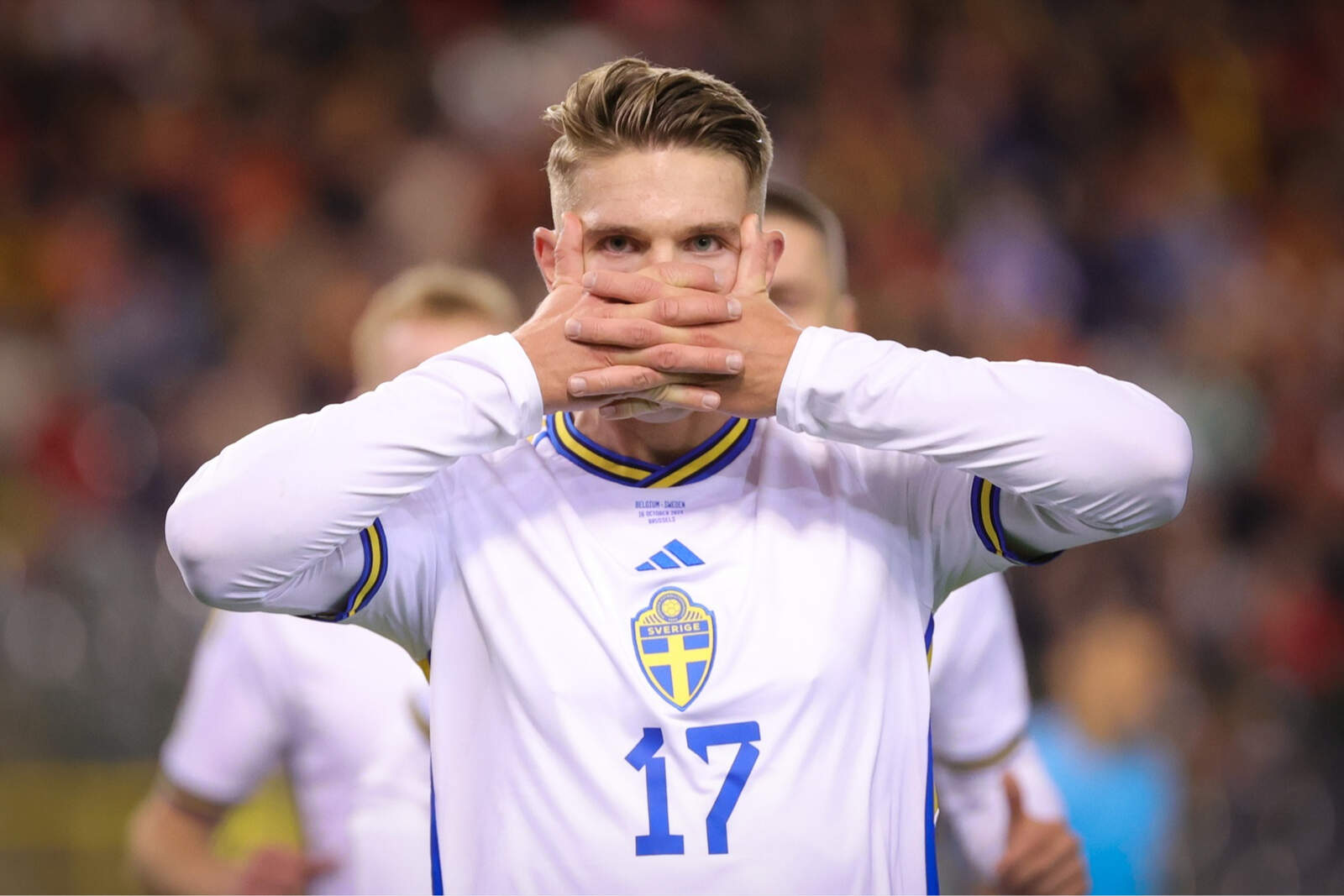Viktor Gyokeres celebrando un gol con su selección