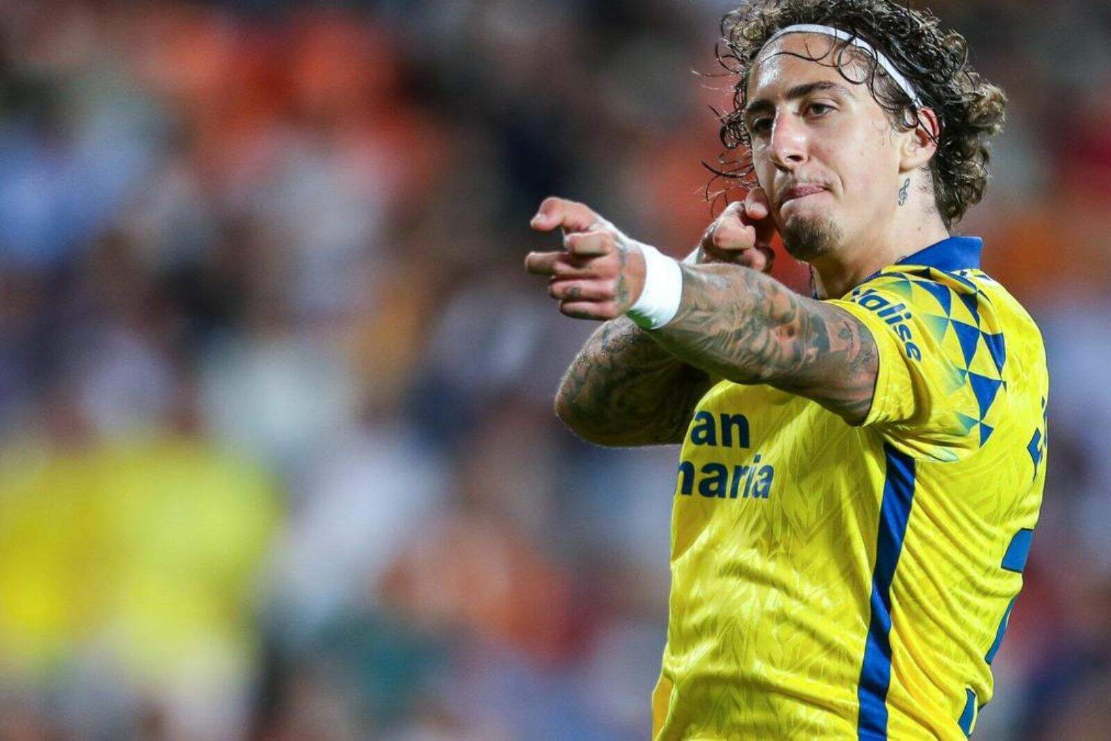 Fabio Silva celebrando un gol