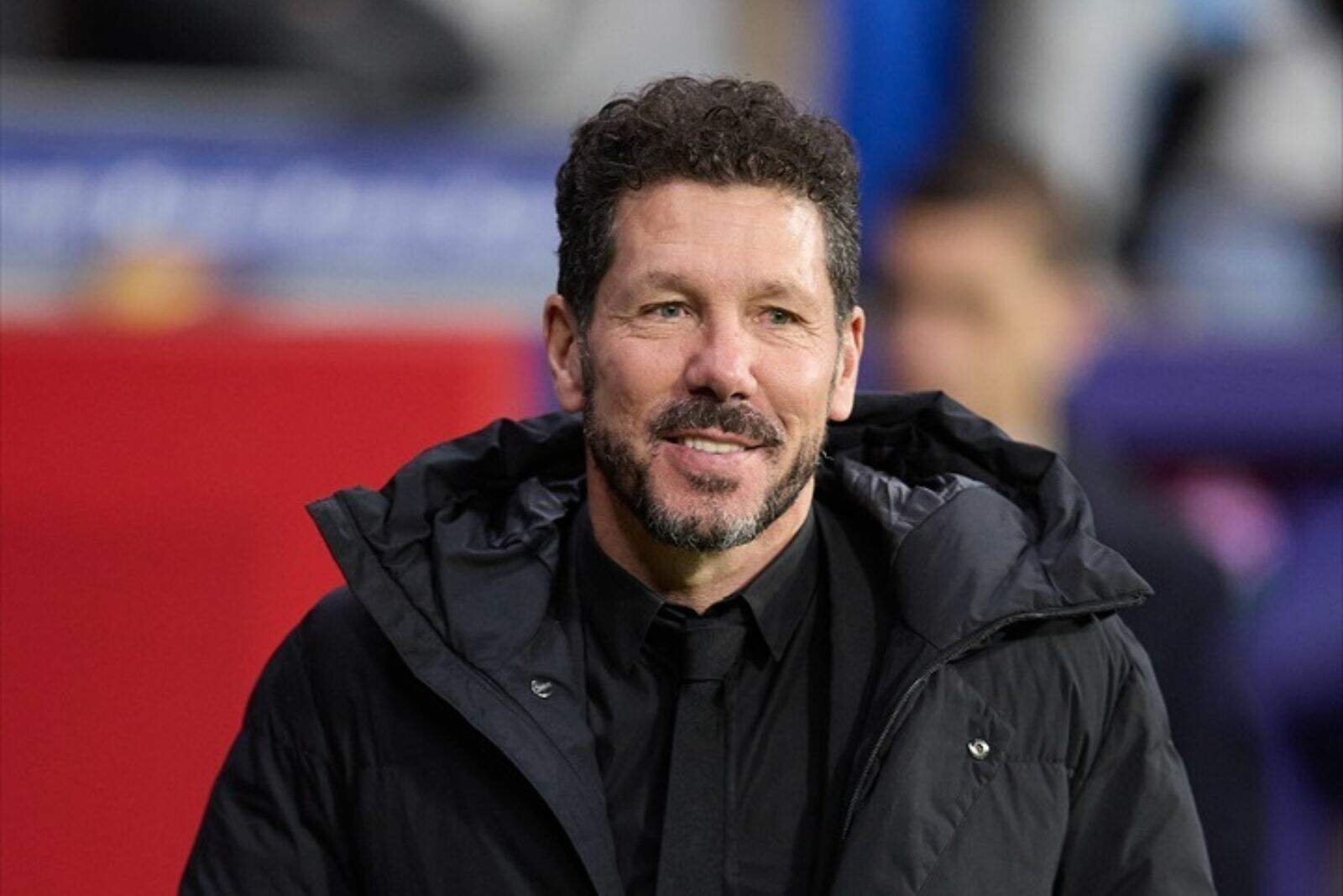 Simeone sigue observando al jugador portugués
