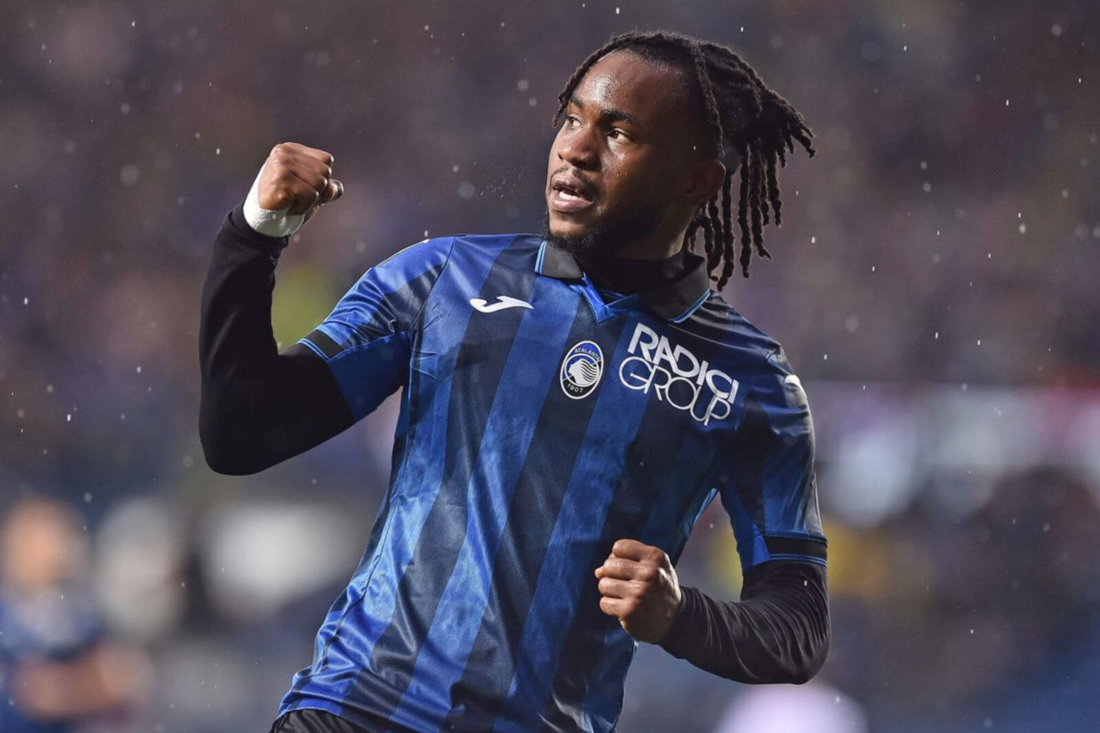 Ademola Lookman con el Atalanta