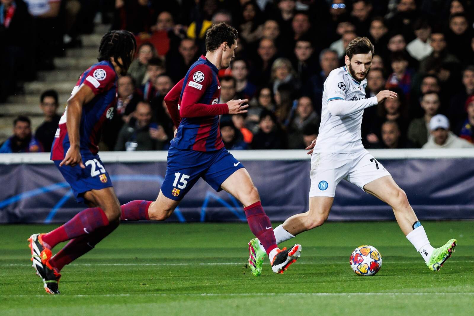 Kvaratskhelia contra el Barcelona