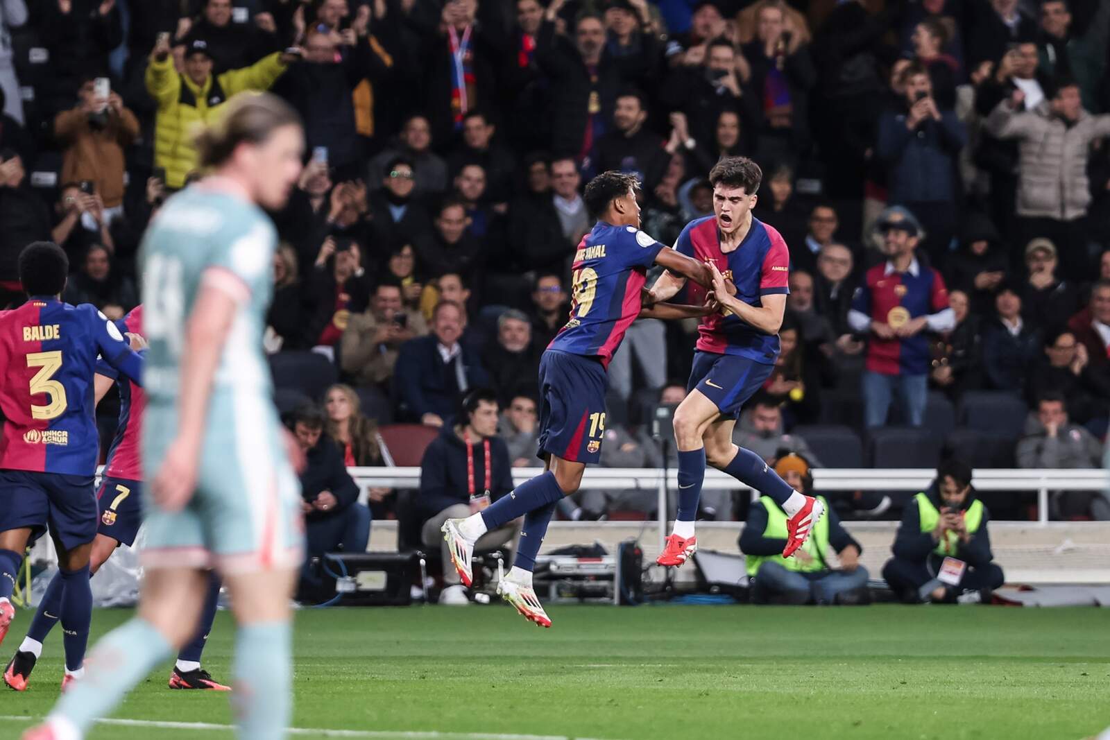 El Barcelona celebrando el segundo gol
