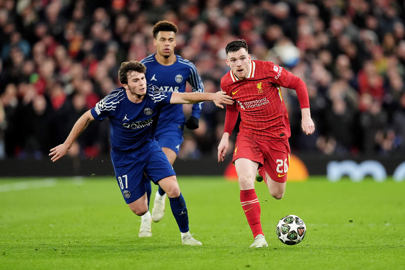 Robertson ante el PSG