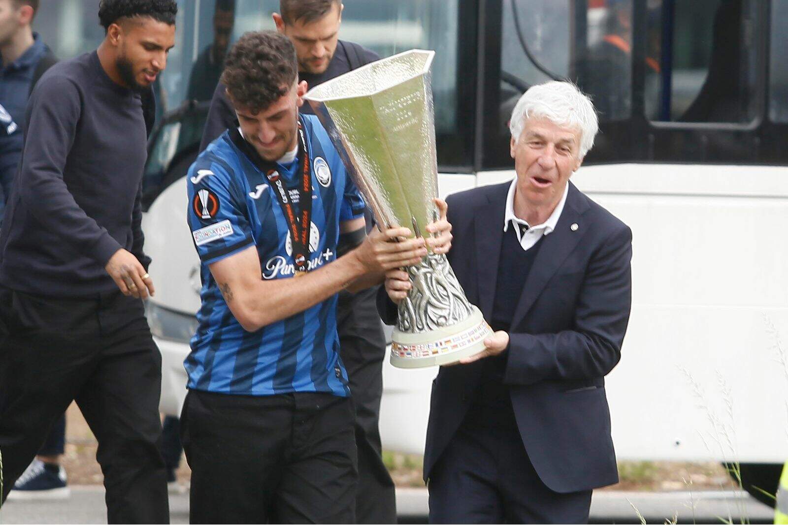 Matteo Ruggeri con la Europa League 2024