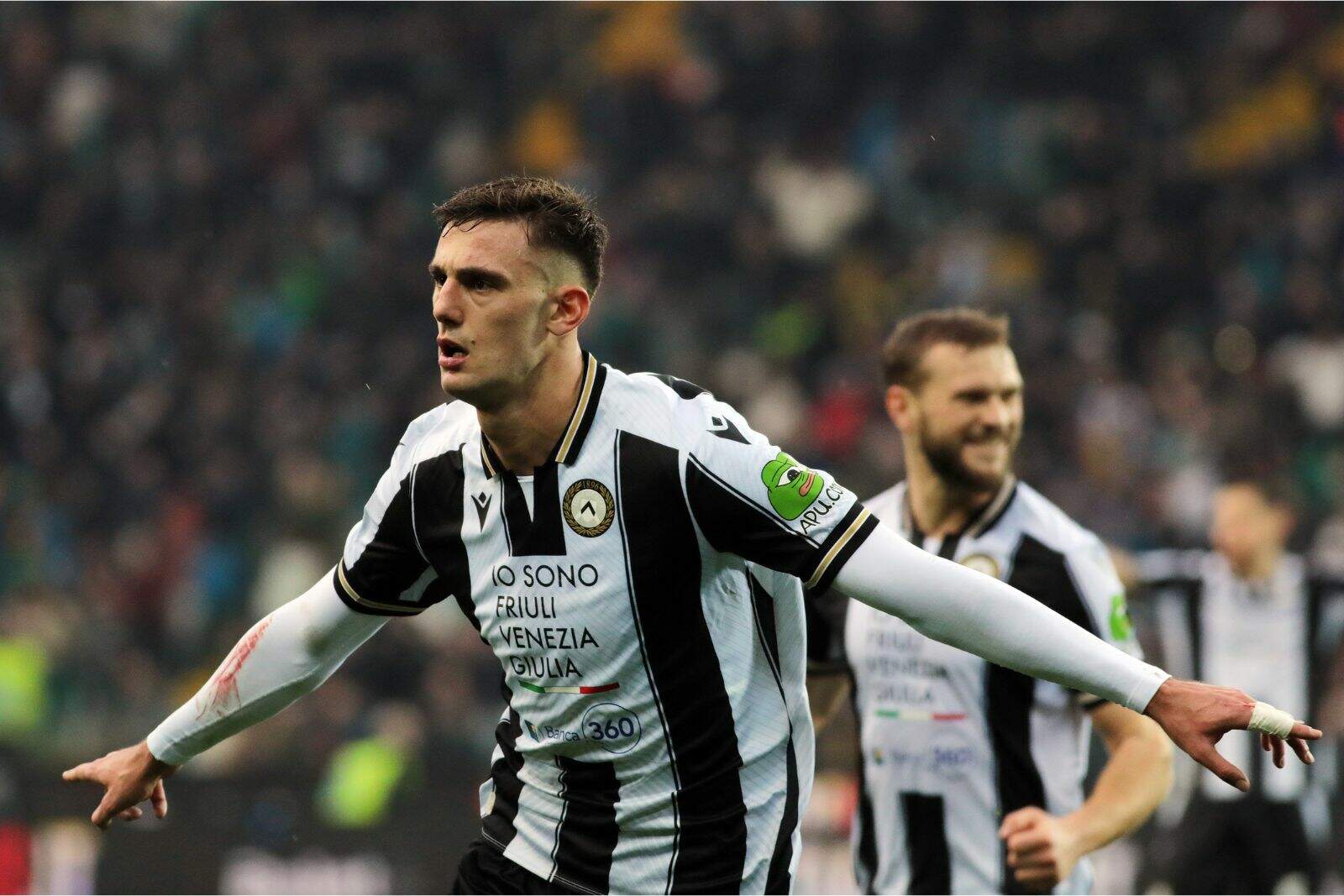 Lucca celebrando un gol