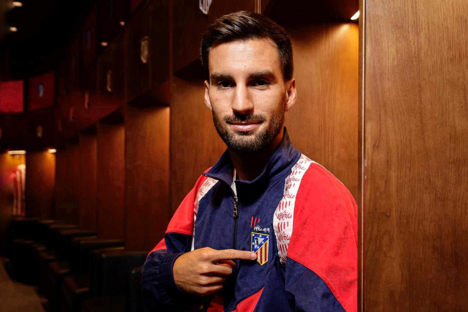 Álex Baena hereda el dorsal de Ángel Correa