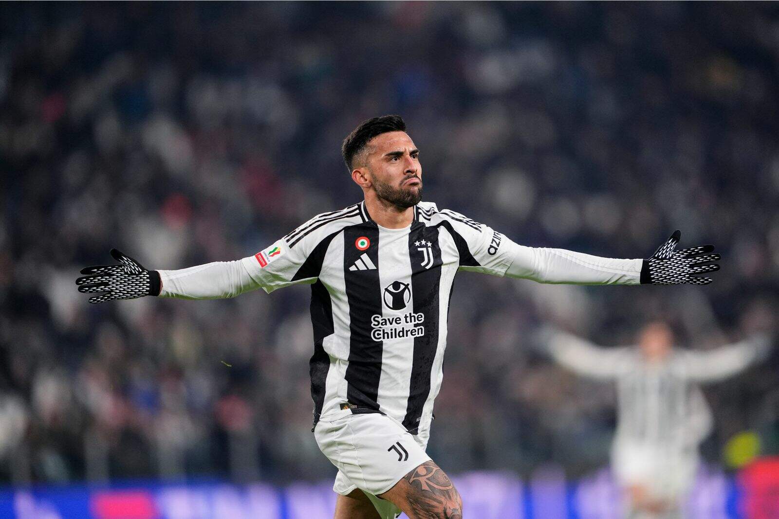 Nico González celebrando un gol