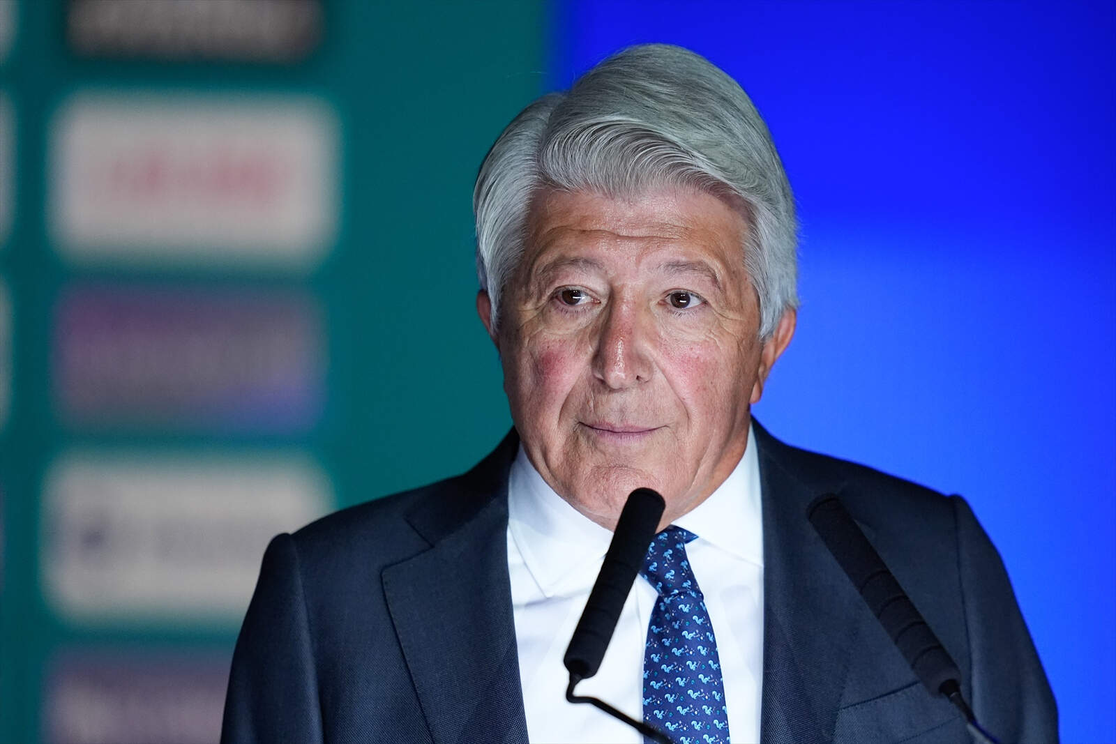 Cerezo hablando