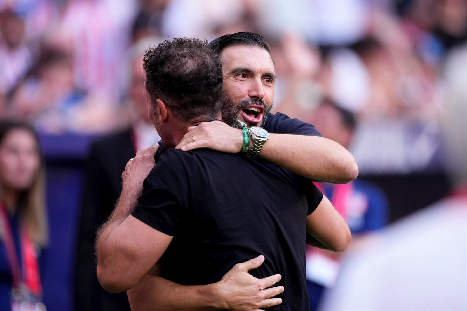 Simeone saludando a Sarabia