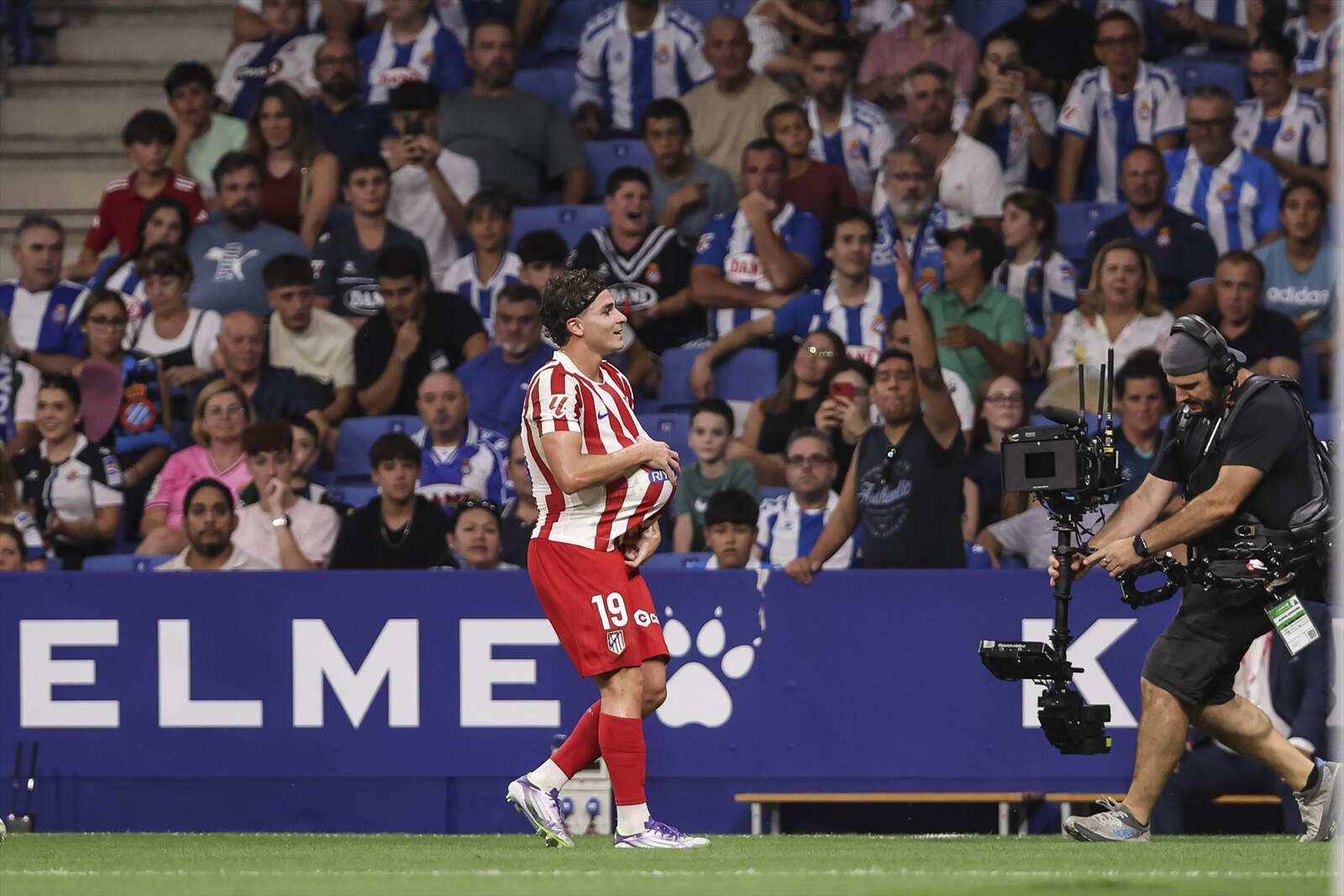 Julián celebrando su gol