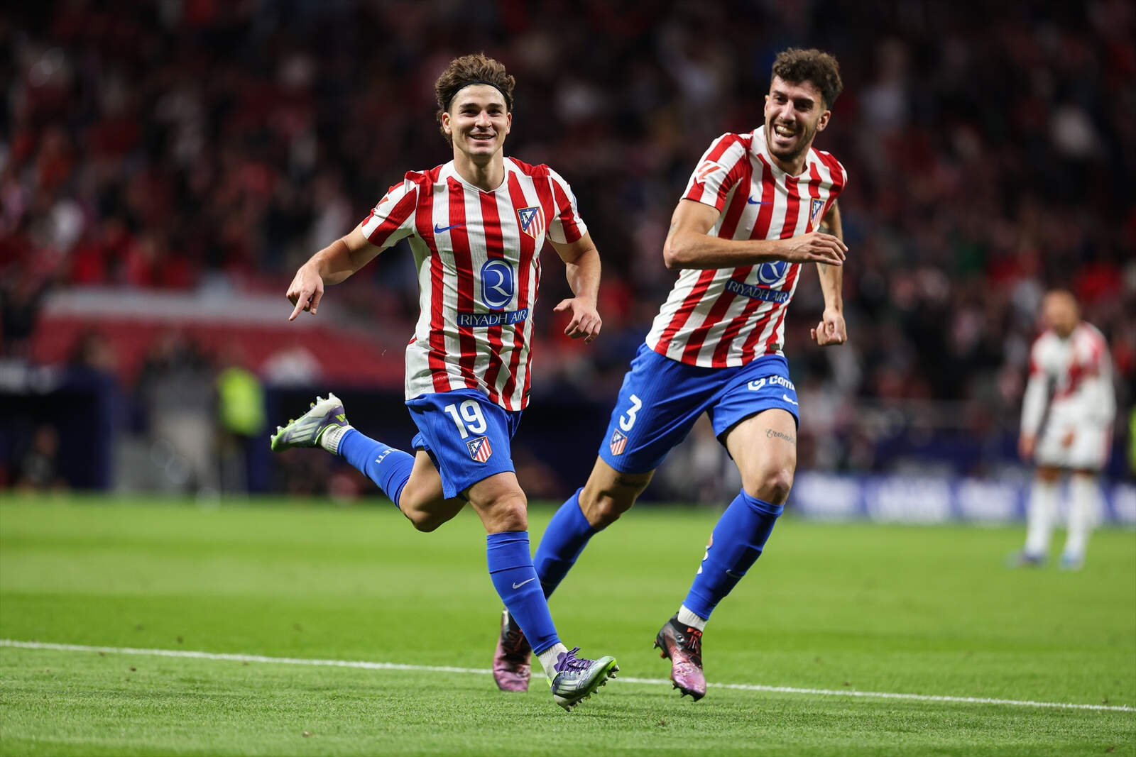 Julián celebrando un gol