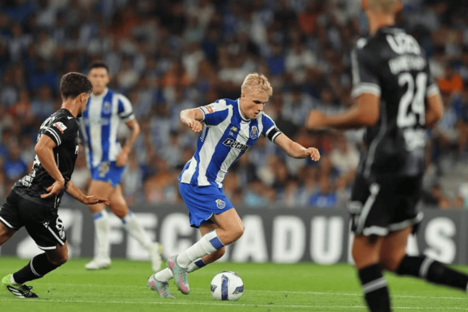 Víctor Froholdt está siendo un jugador diferencial en el Oporto