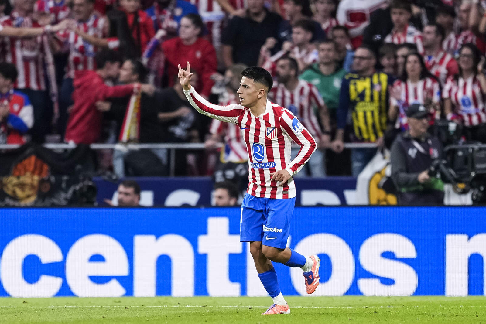 Almada espera su oportunidad