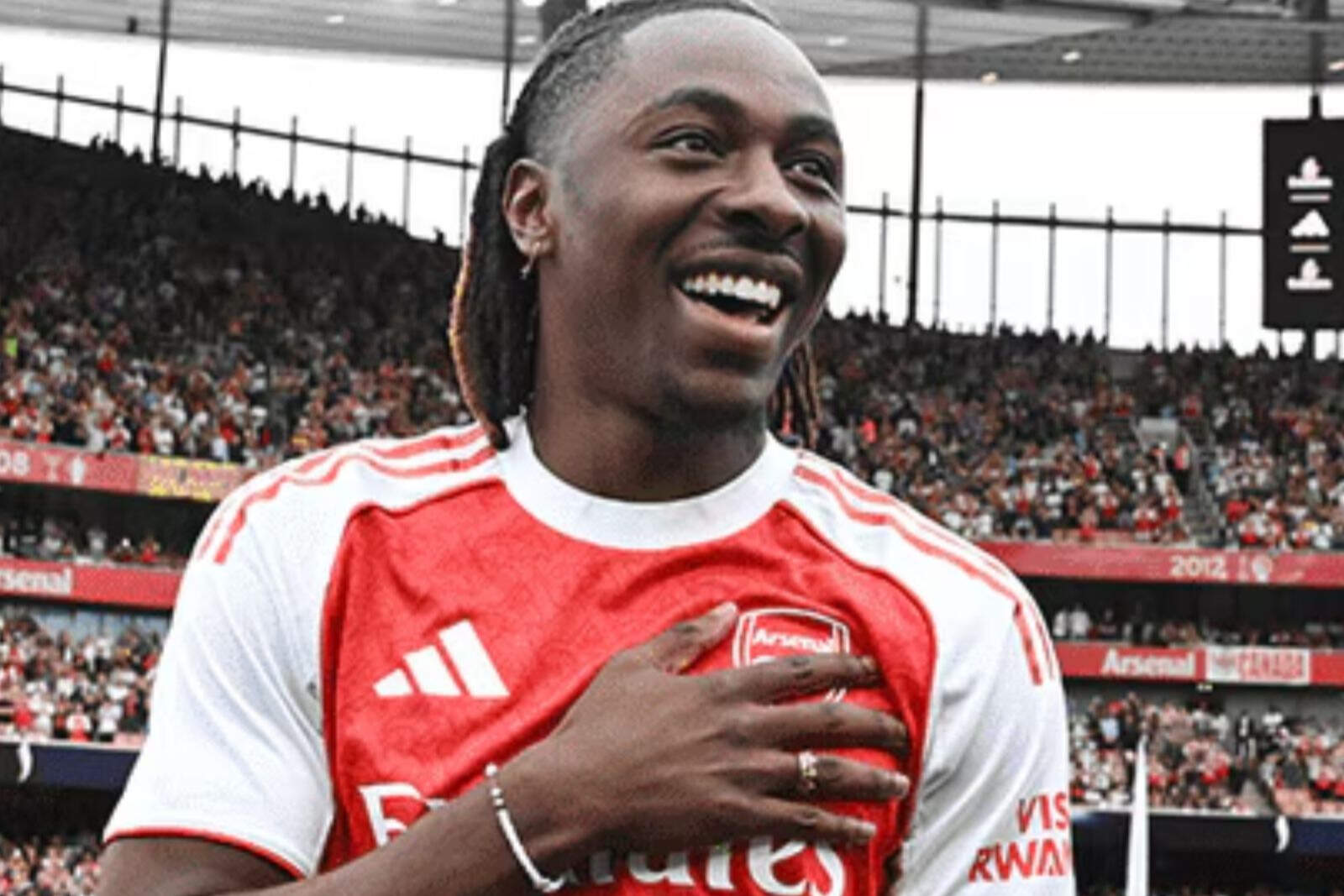 Eze llega al encuentro del Metropolitano | Fuente: (@arsenalfc)