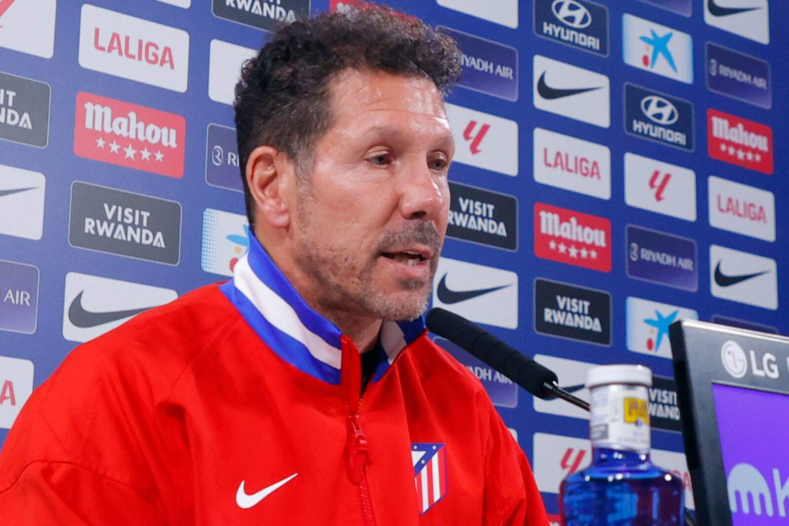 Simeone no podrá contar con Oblak para el próximo derbi