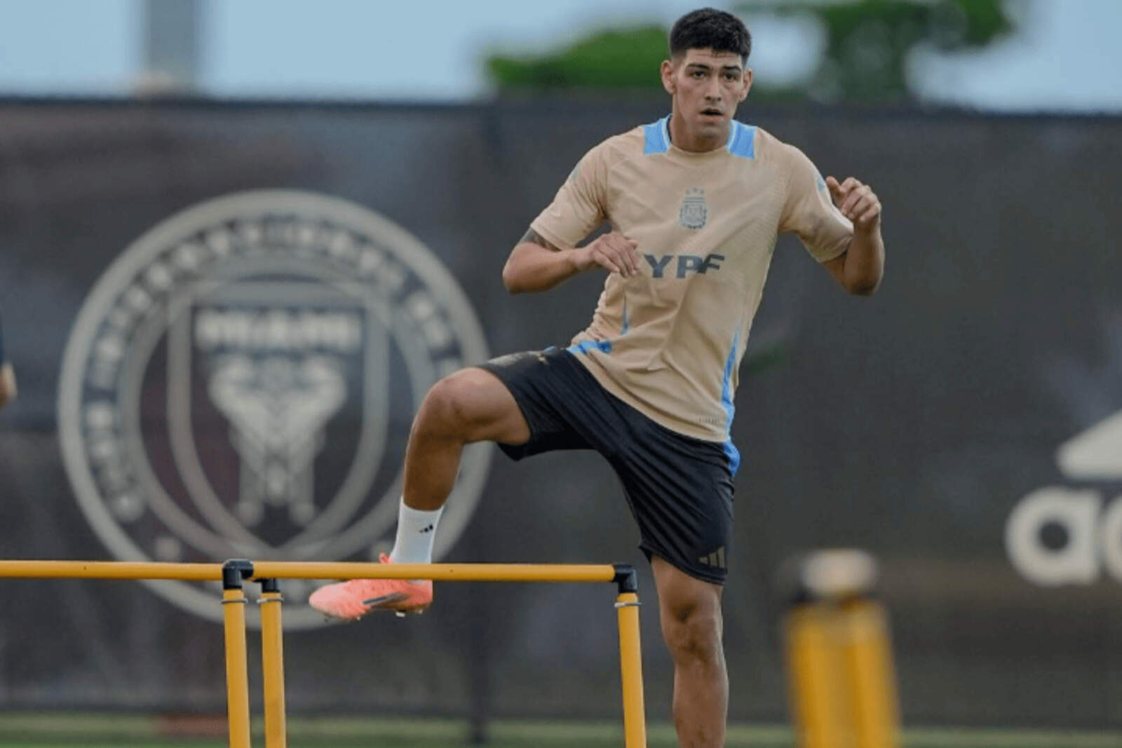 Lautaro Rivero con la Selección de Argentina