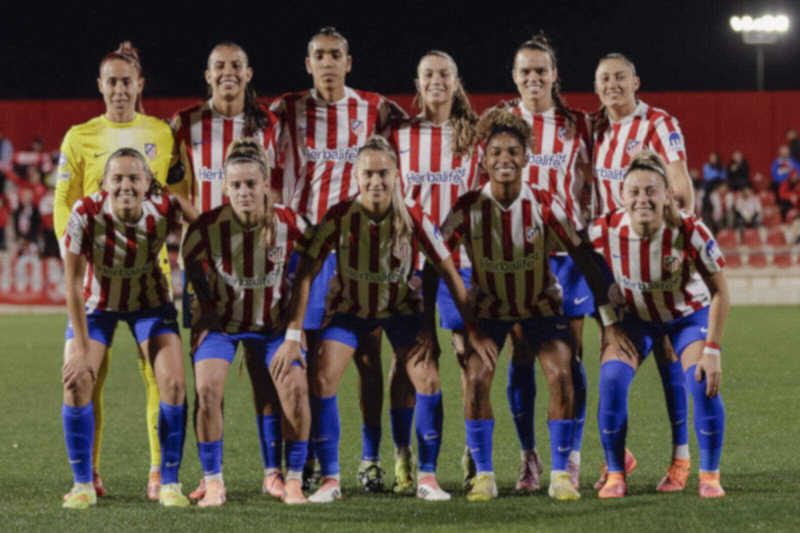 Las rojiblancas cayeron en casa