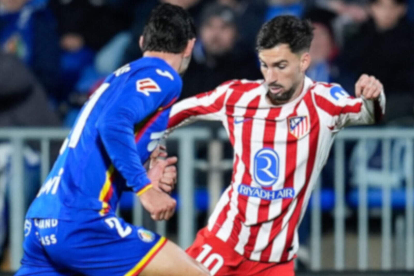 Baena se retiró lesionado del Camp Nou