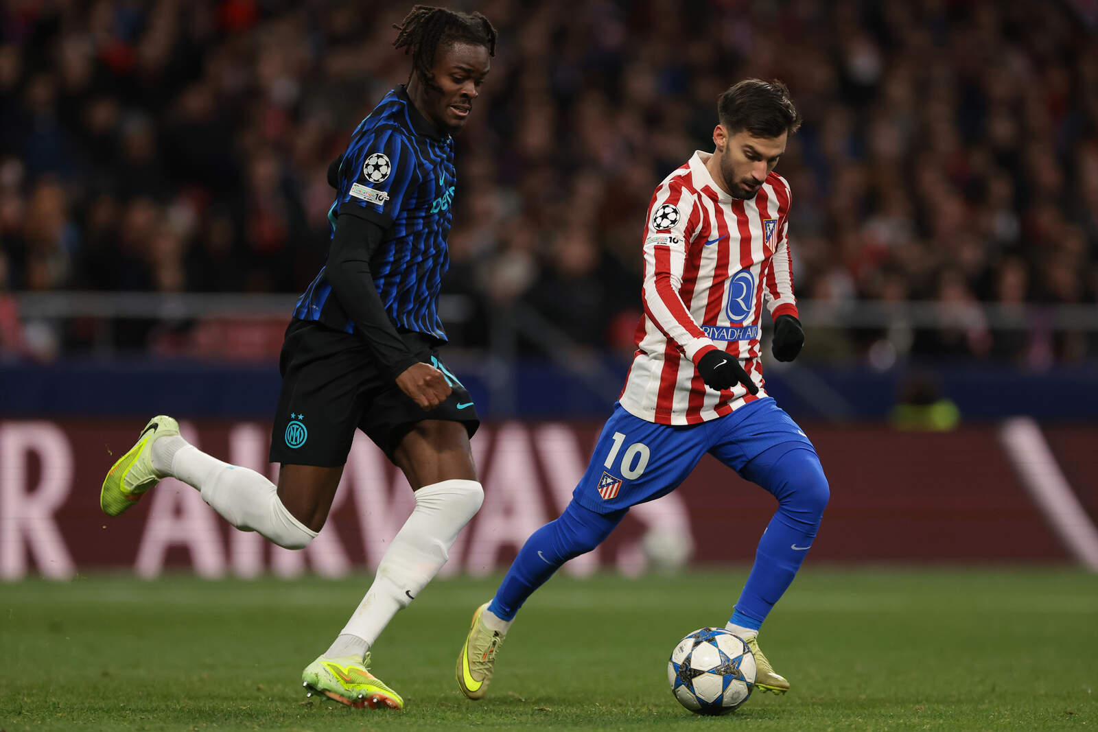 Gran actuaciaci?n de Alex Baena frente al Inter de Mil?n