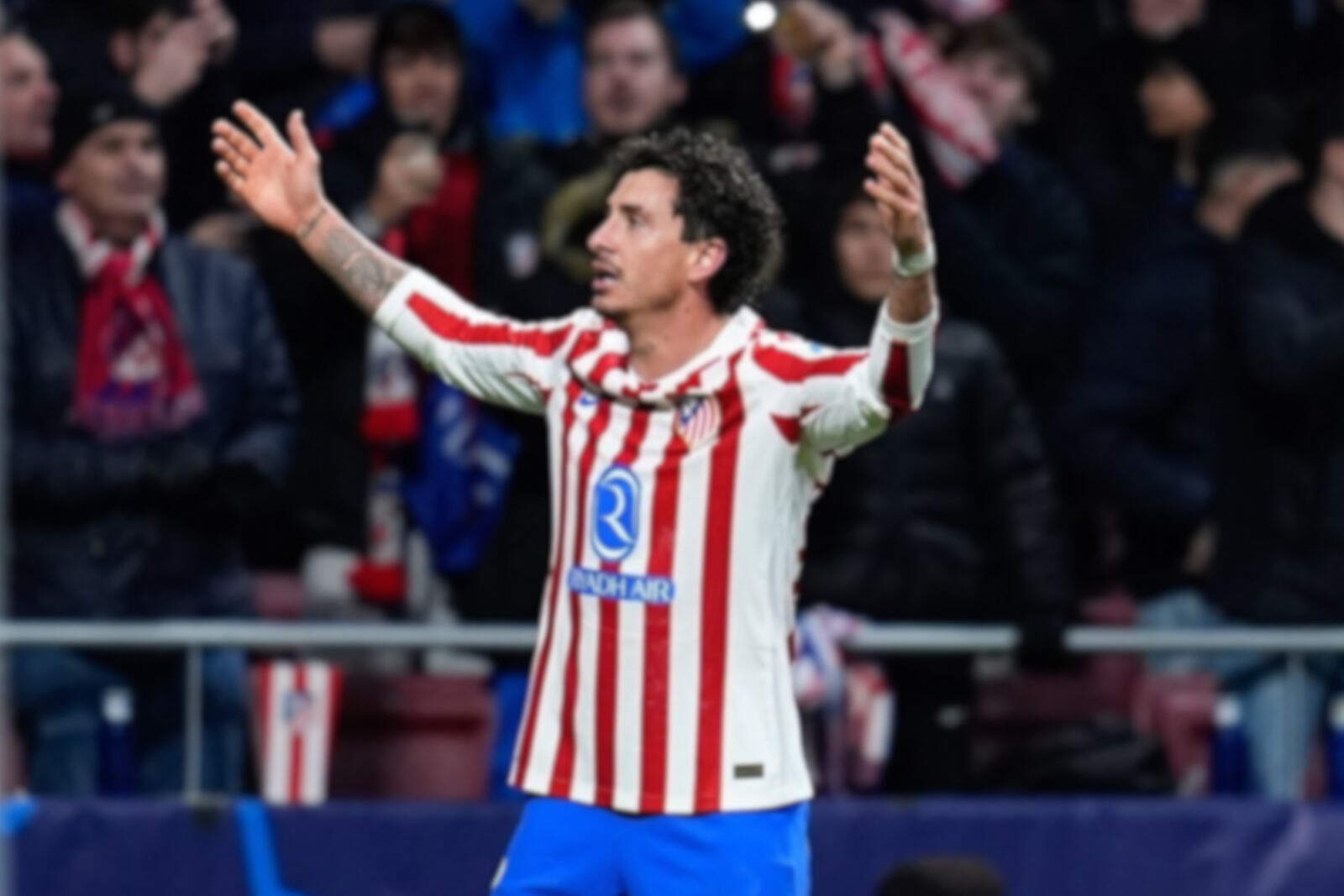 Giménez celebrando su gol