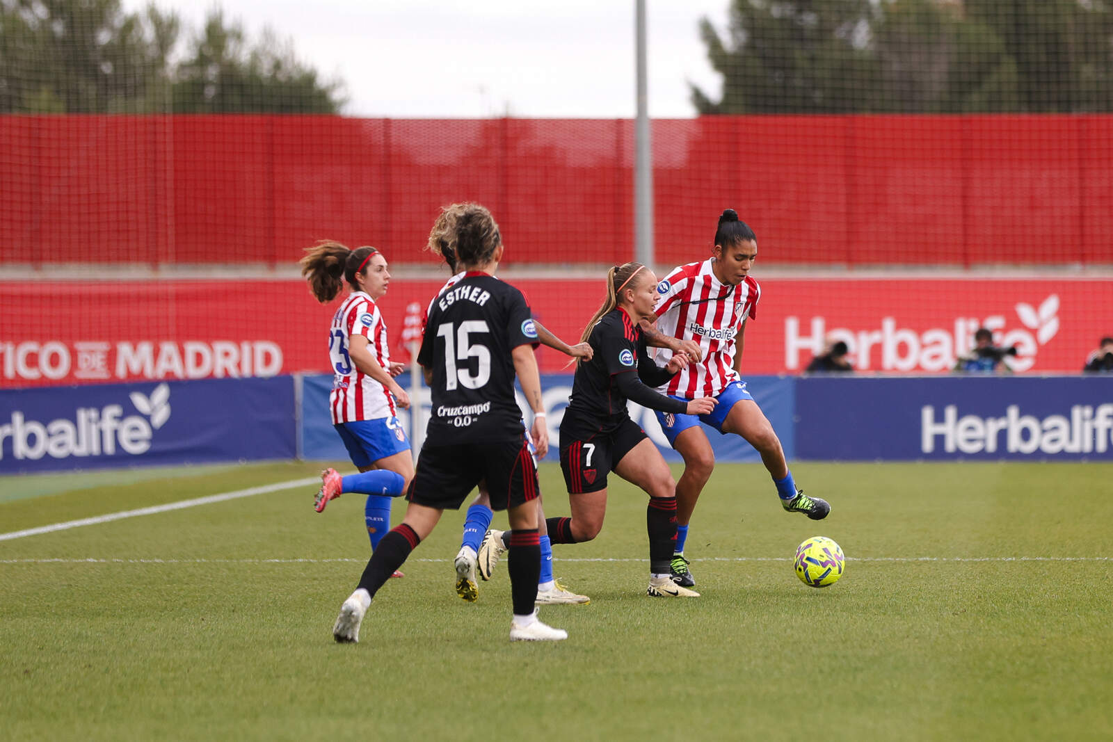 Rosa, de forma imparable, aumenta la ventaja sevillista