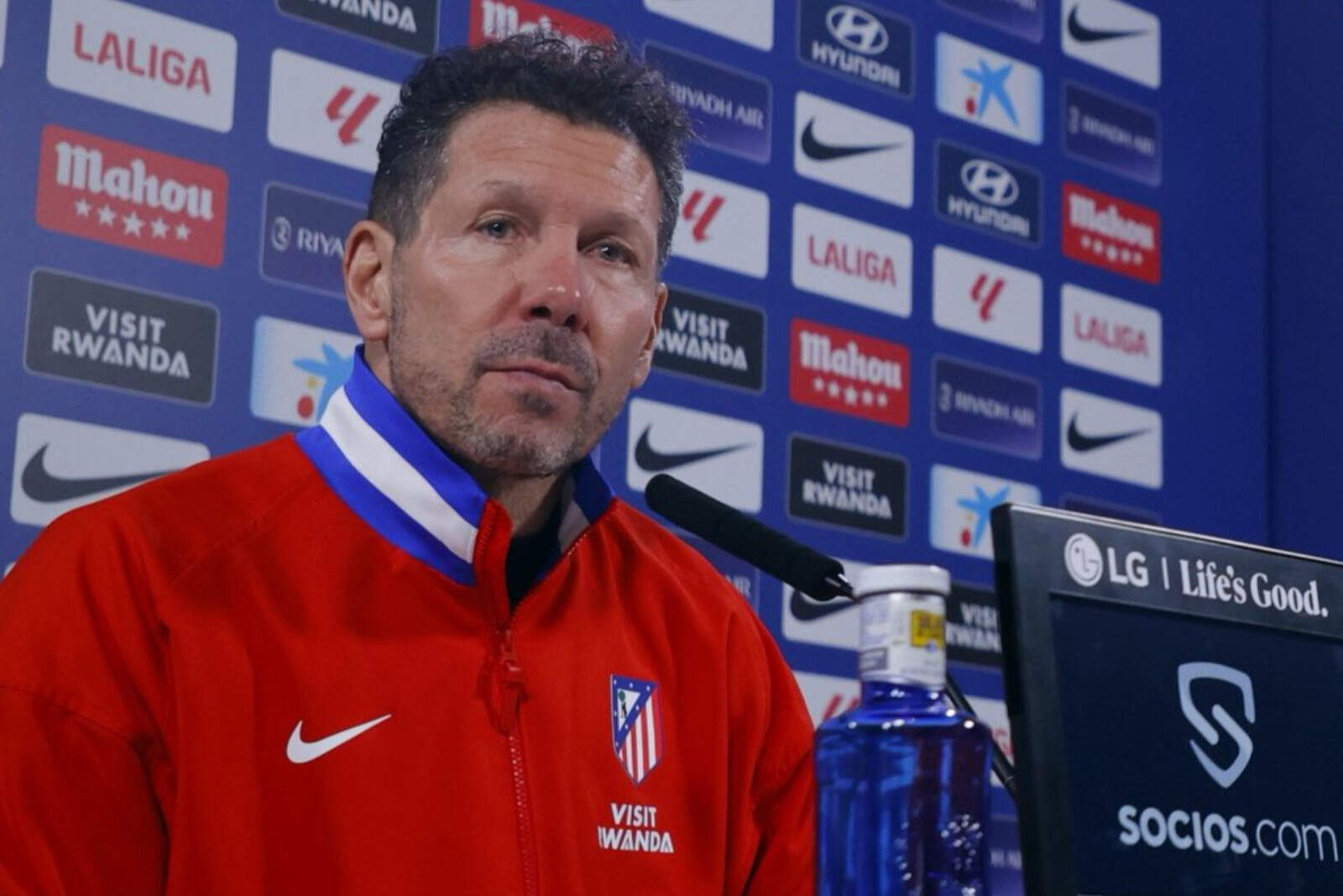 Simeone se centra en la Supercopa