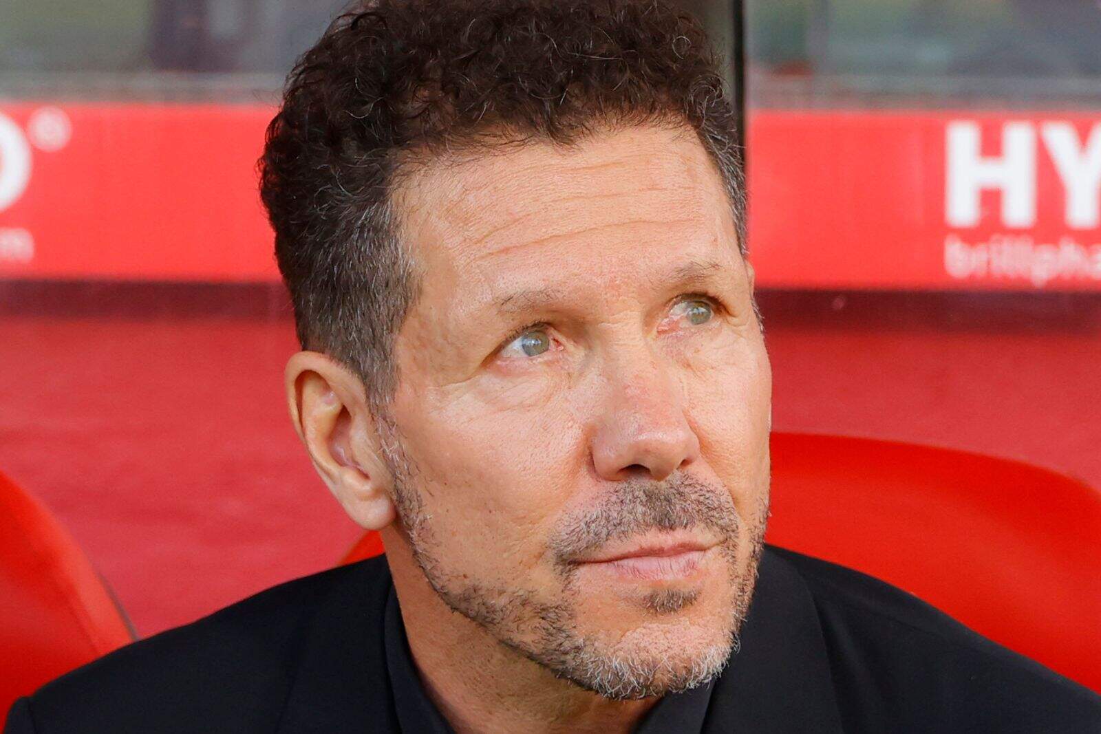 Simeone espera la llegada de fichajes