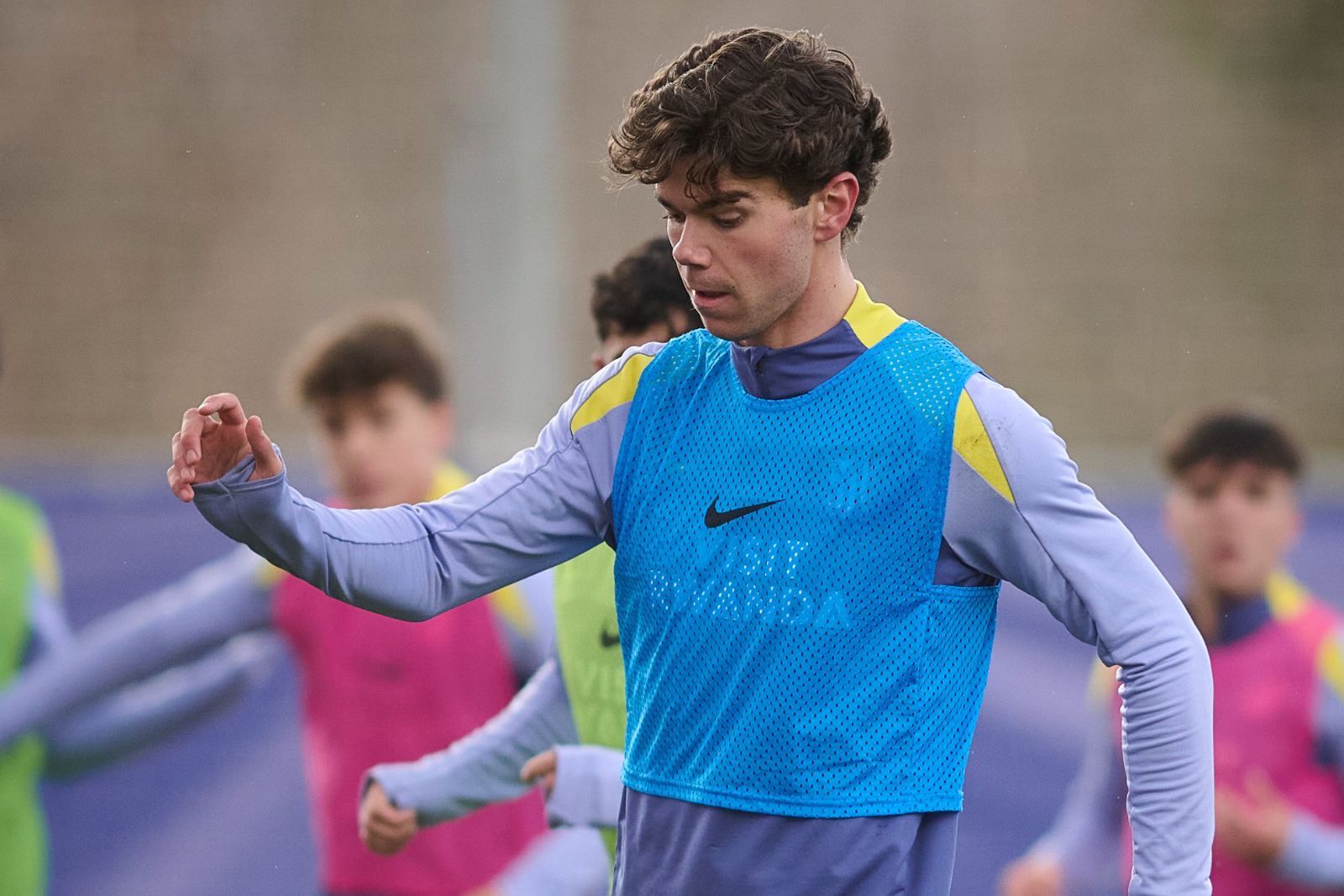 Rafa Llorente entrenando con el Atleti (Fuente: @AtletiAcademia)