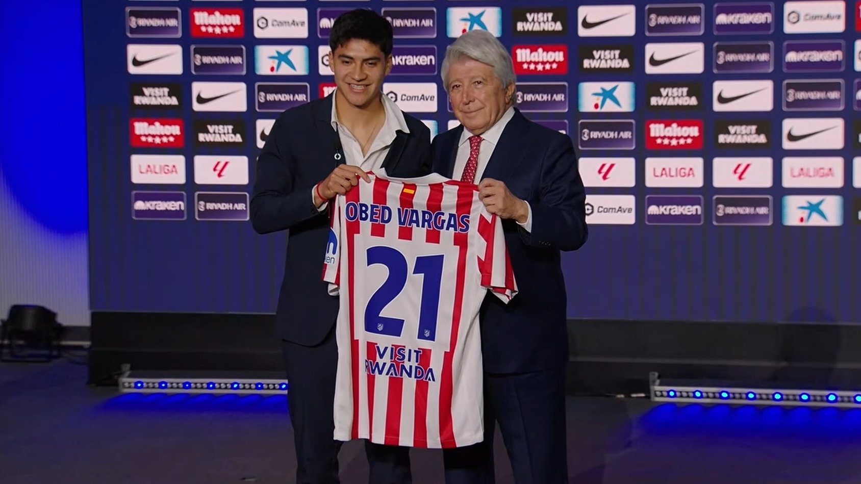 Obed Vargas con la 21 (Fuente: @Atleti)