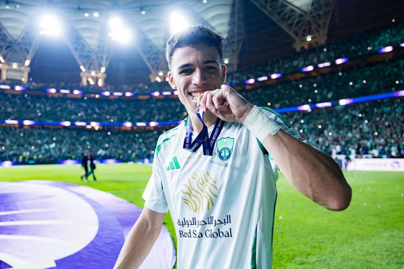 Gabri Veiga tras ser campeón dela AFC Champions League (Fuente: @gabriveiga)