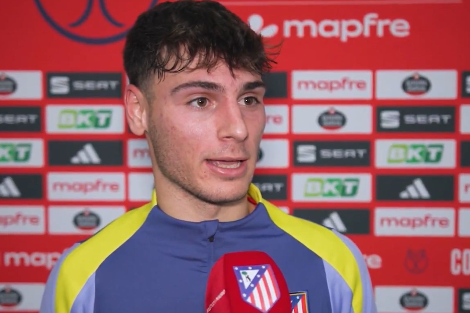Rodrigo Mendoza debutó como rojiblanco (Fuente: @Atleti)