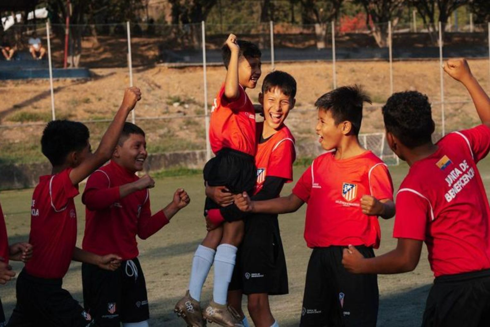 Los niños disfrutan del Atlético | Fuente @Atleti