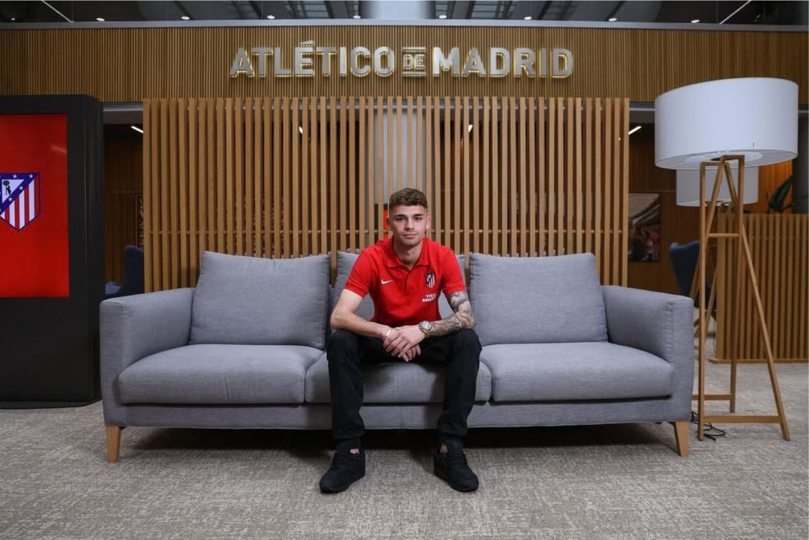 El andaluz renueva por tres años más. | Fuente:(@Atleti)