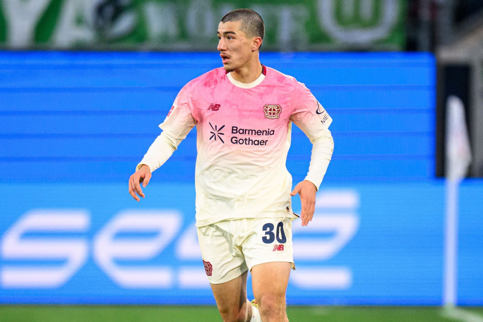 Maza durante un partido: X Bayern Leverkusen