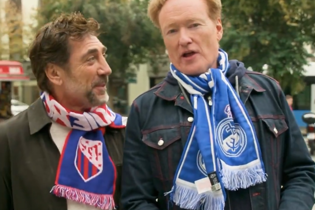 Javier Bardem con Cono O Brien en la promoción de la serie de HBO