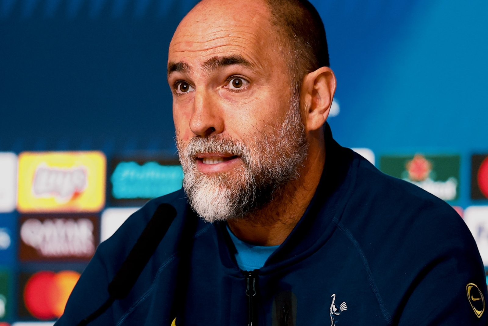 El técnico de los Spurs ganó ayer por primera vez, pero no fue suficiente | Fuente: (@spursofficial)