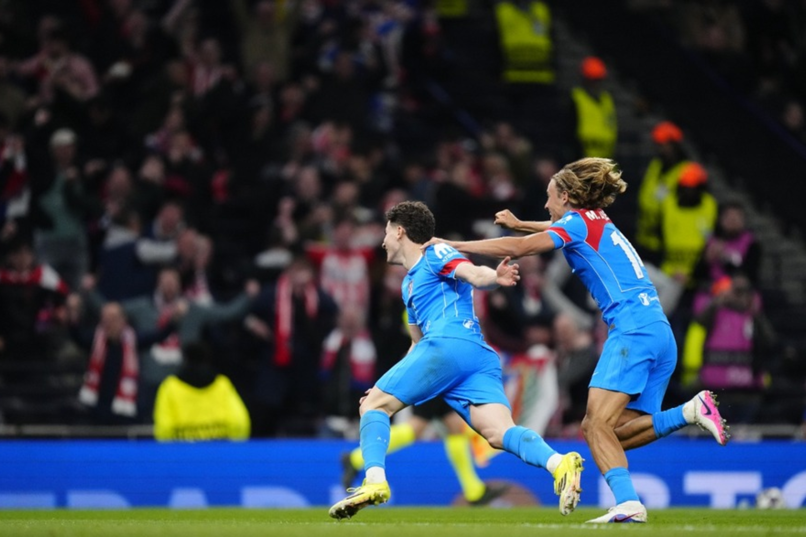 Llorente y Julián celebrando un gol ante los Spurs | Fuente (@Atleti)