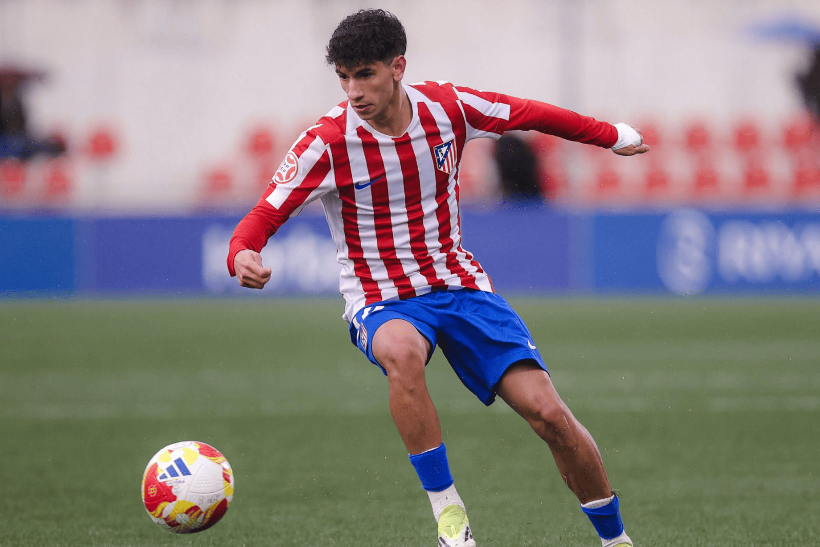 Rayane arrancó de titular ante el Cartagena | Fuente (@AtletiAcademia)