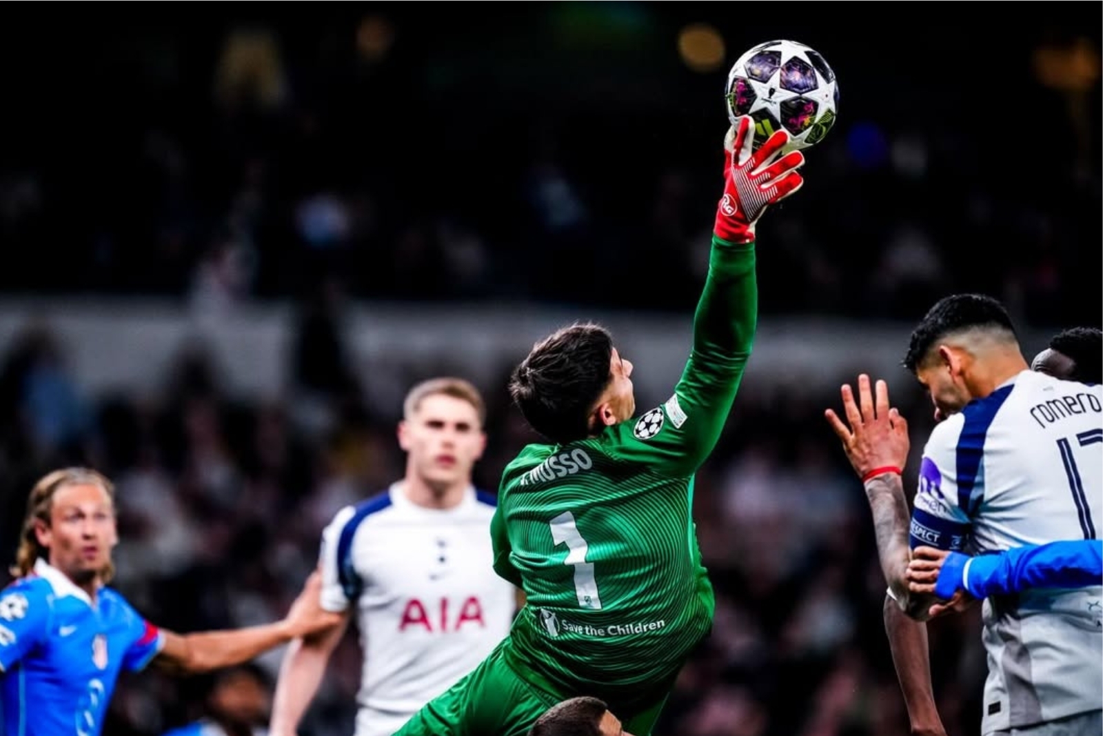 Musso, clave en el pase ante el Tottenham | Fuente: (@juanmusso)