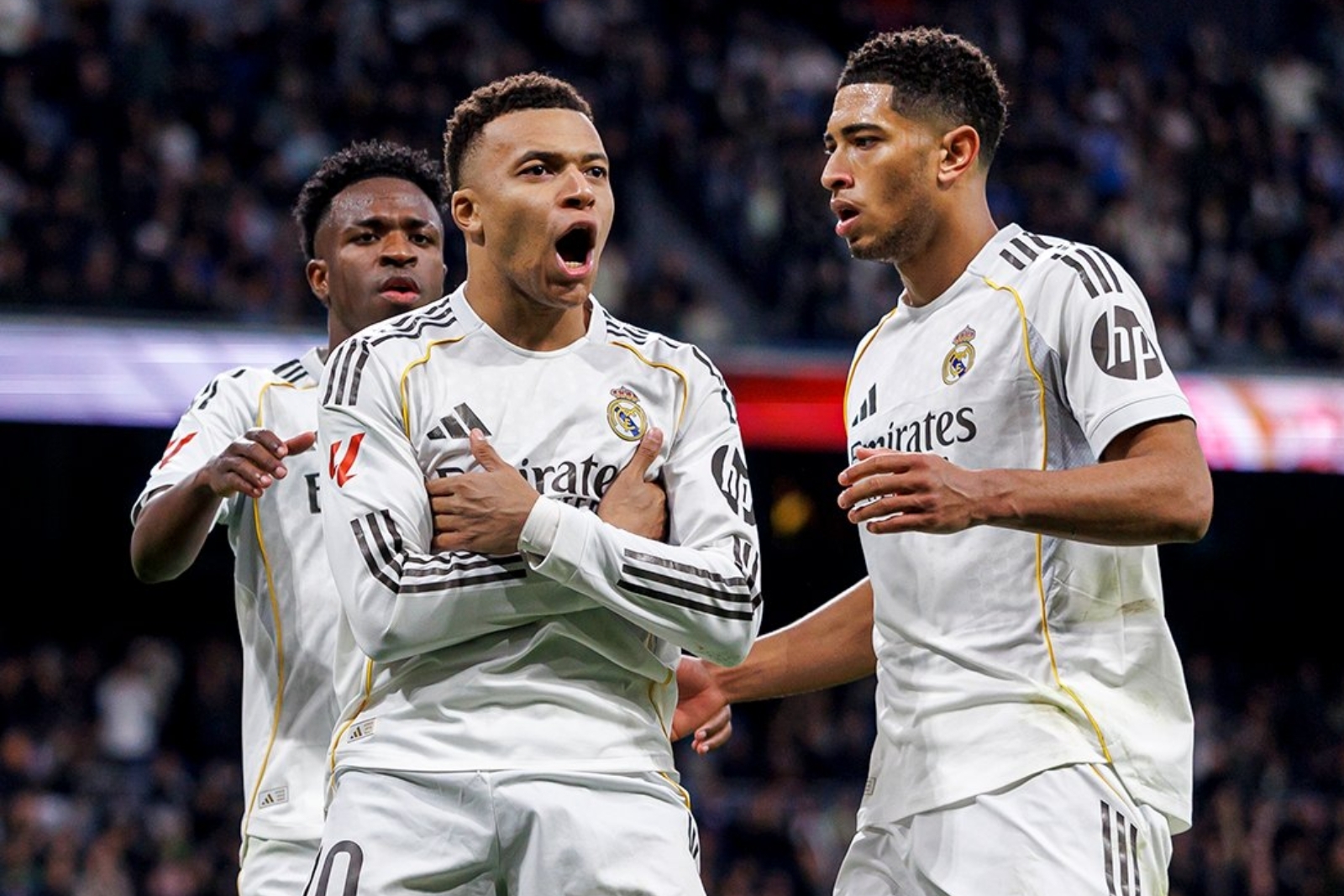 El francés saldrá desde el banquillo | Fuente: (@realmadrid)