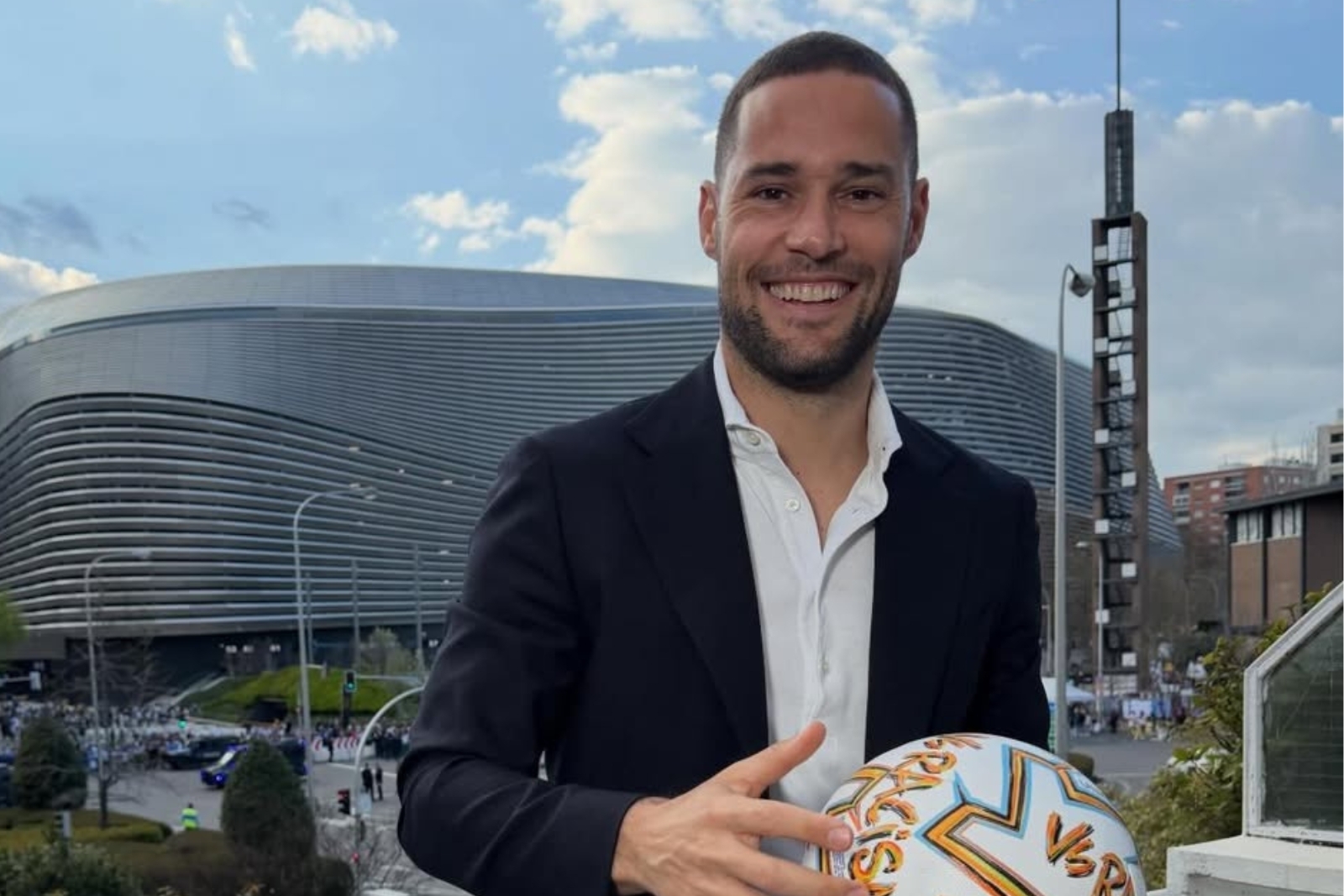 El ex del Atlético, en la previa del encuentro en el Santiago Bernabéu | Fuente: (@mariosuarez4)