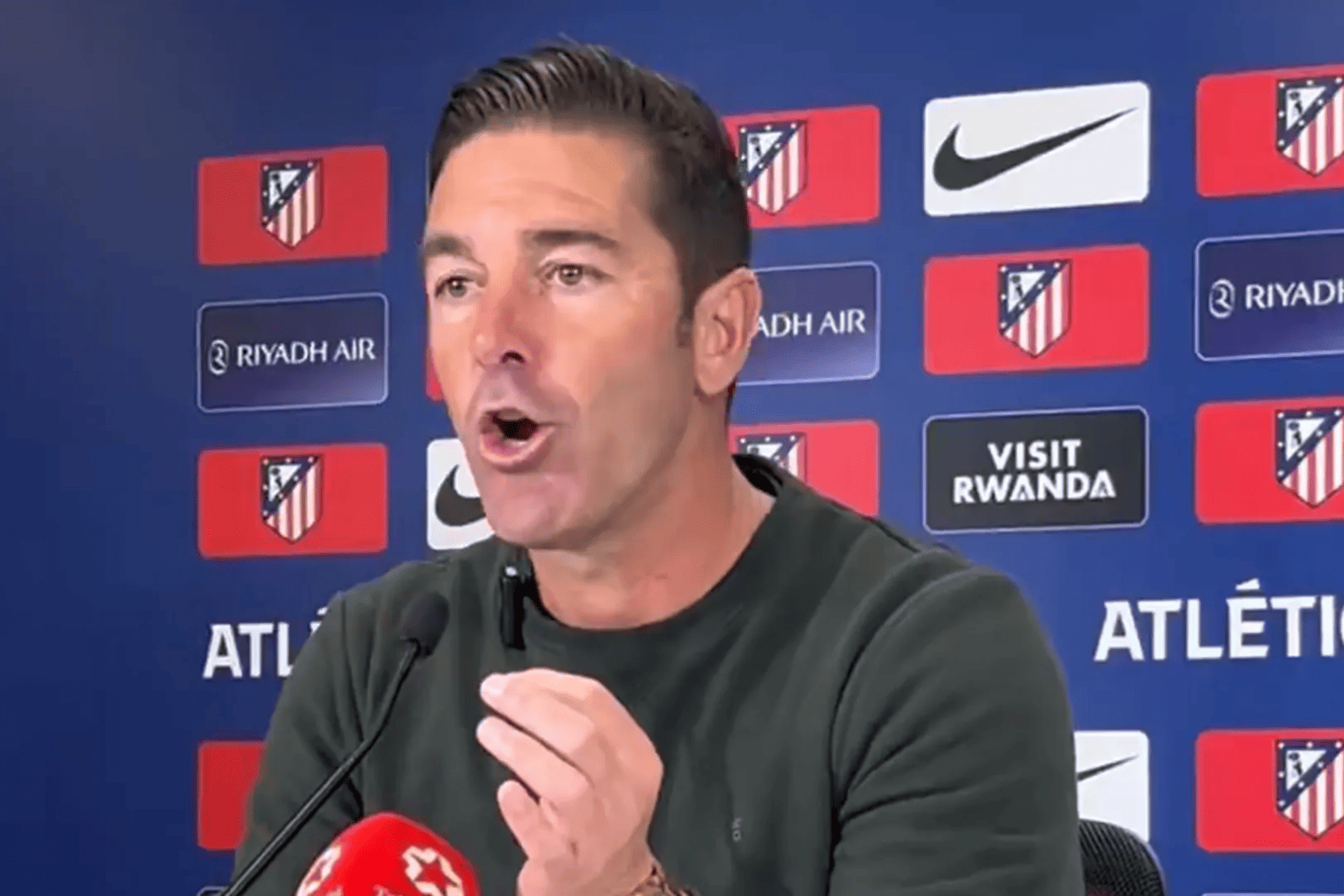 Abraham Paz en la comparecencia de prensa | Fuente (Antequera CF)